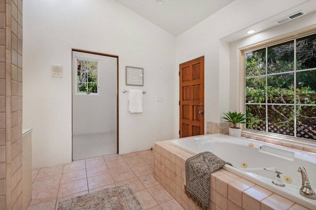 Quatro recomendações de segurança ao utilizar uma banheira em casa